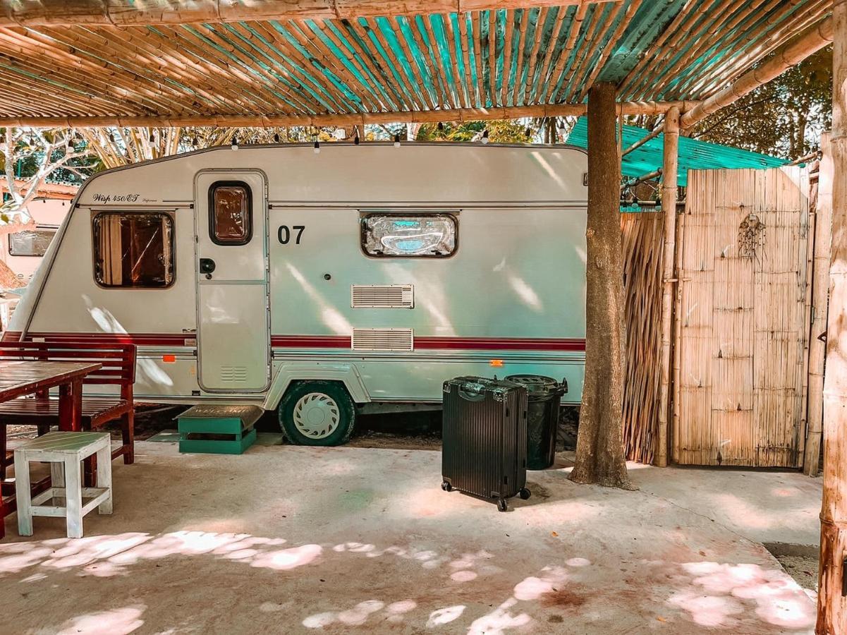 Beach House Camp Наджомтьєн Екстер'єр фото